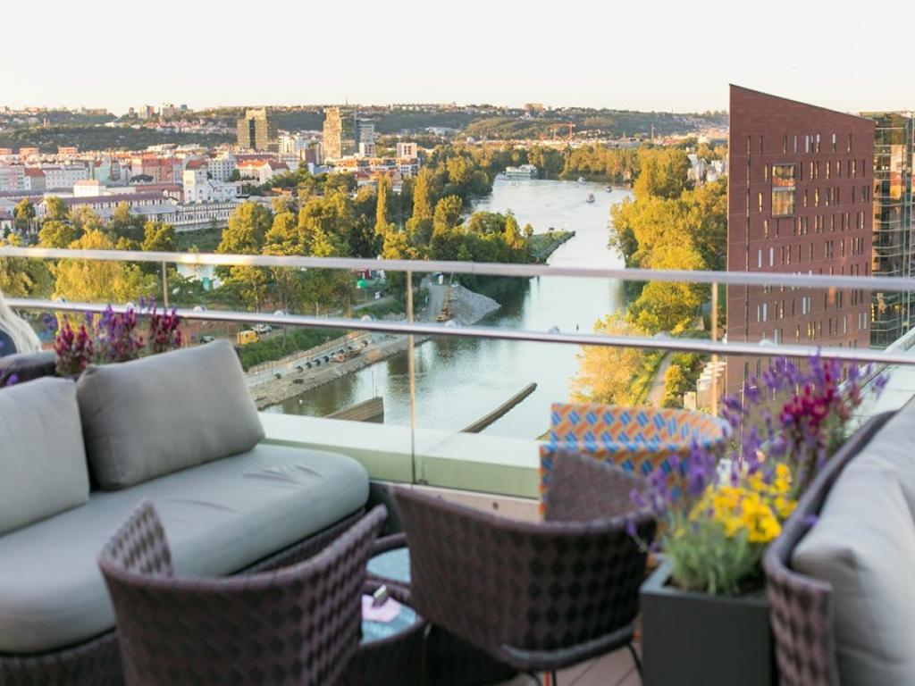 Cloud 9 Sky Bar & Lounge Praga